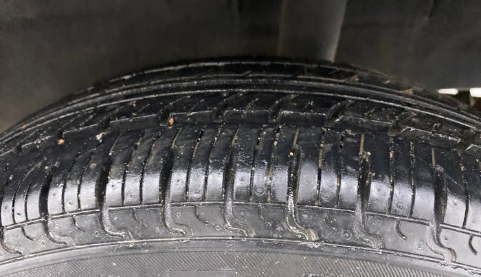 2016 Renault Kwid RXL, Petrol, Manual, 16,244 km, Left Rear Tyre Tread