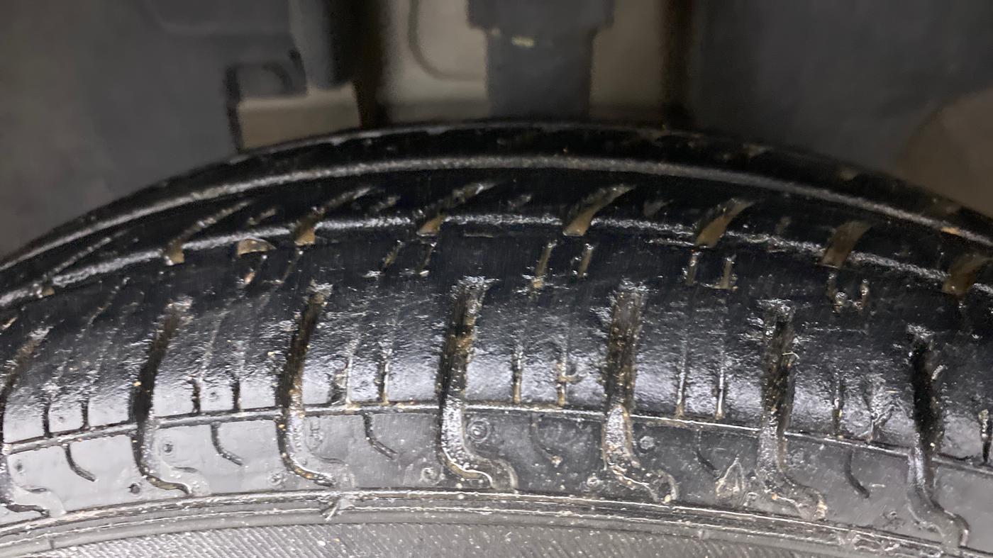 2016 Renault Kwid RXL, Petrol, Manual, 16,244 km, Left Front Tyre Tread