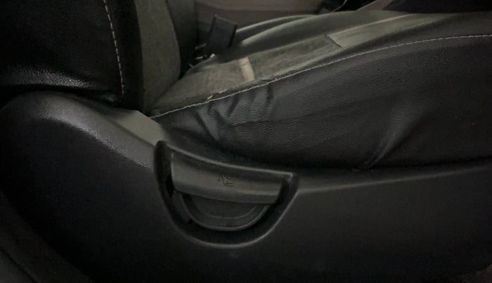 2016 Hyundai Grand i10 MAGNA AT 1.2 KAPPA VTVT, Petrol, Automatic, 17,442 km, Driver Side Adjustment Panel