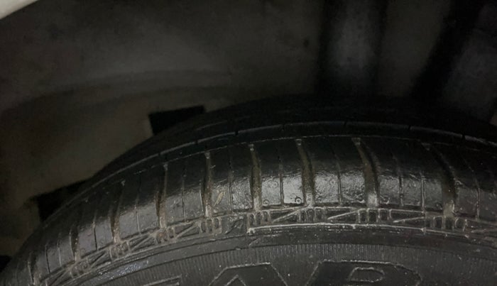 2016 Hyundai Grand i10 MAGNA AT 1.2 KAPPA VTVT, Petrol, Automatic, 17,442 km, Left Rear Tyre Tread