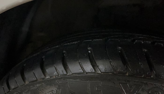 2016 Hyundai Grand i10 MAGNA AT 1.2 KAPPA VTVT, Petrol, Automatic, 17,442 km, Right Front Tyre Tread