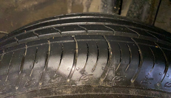 2020 KIA SONET GTX PLUS 1.5 AT, Diesel, Automatic, 74,915 km, Left Rear Tyre Tread