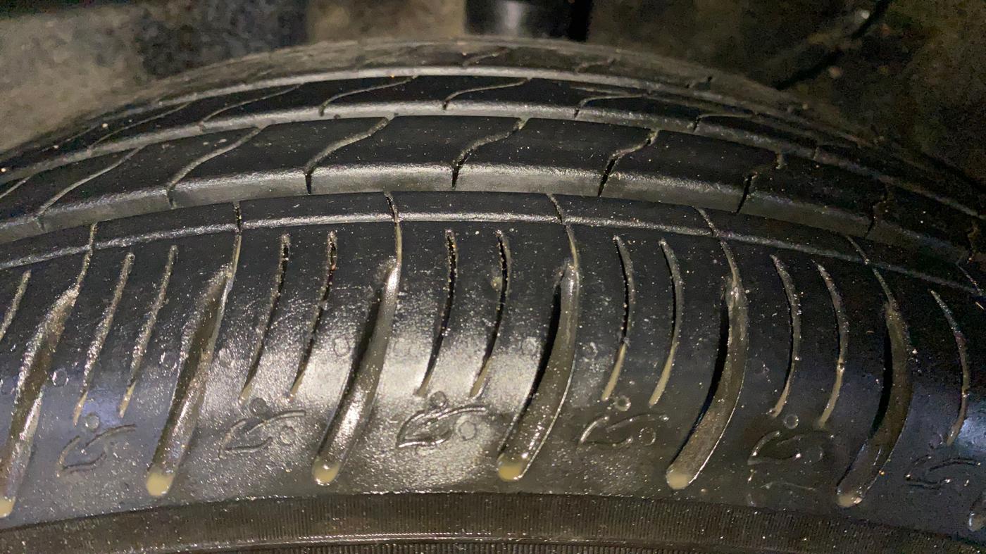 2020 KIA SONET GTX PLUS 1.5 AT, Diesel, Automatic, 74,915 km, Left Front Tyre Tread