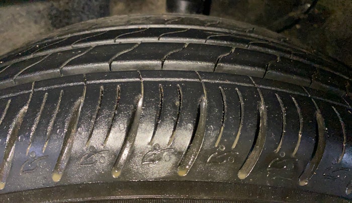 2020 KIA SONET GTX PLUS 1.5 AT, Diesel, Automatic, 74,915 km, Left Front Tyre Tread