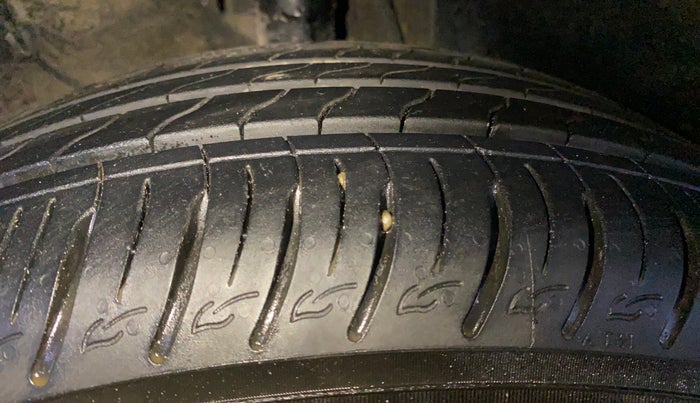 2020 KIA SONET GTX PLUS 1.5 AT, Diesel, Automatic, 74,915 km, Right Front Tyre Tread
