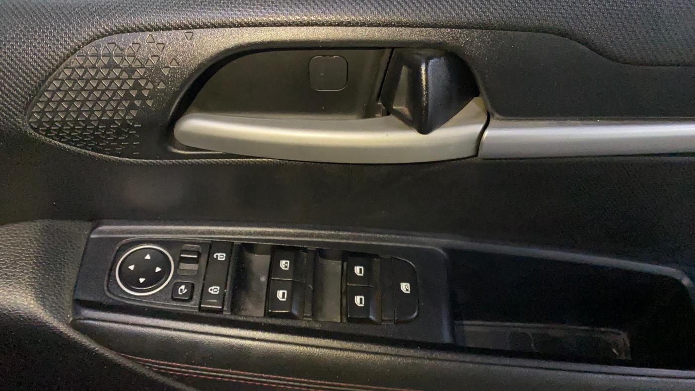 2020 KIA SONET GTX PLUS 1.5 AT, Diesel, Automatic, 74,915 km, Driver Side Door Panels Control