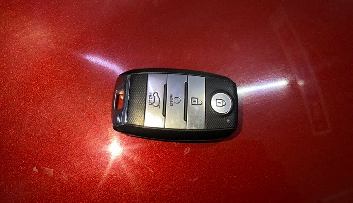 2020 KIA SONET GTX PLUS 1.5 AT, Diesel, Automatic, 74,915 km, Key Close Up