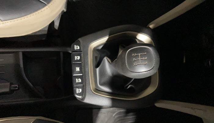 2022 Hyundai NEW SANTRO SPORTZ MT, Petrol, Manual, 24,144 km, Gear Lever