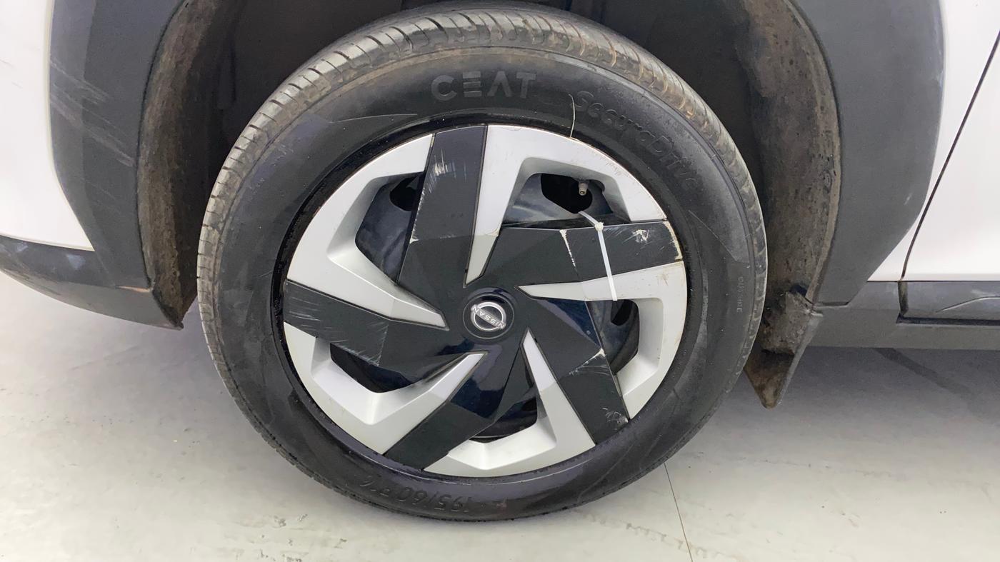 2021 Nissan MAGNITE XL TURBO, Petrol, Manual, 48,489 km, Left Front Wheel