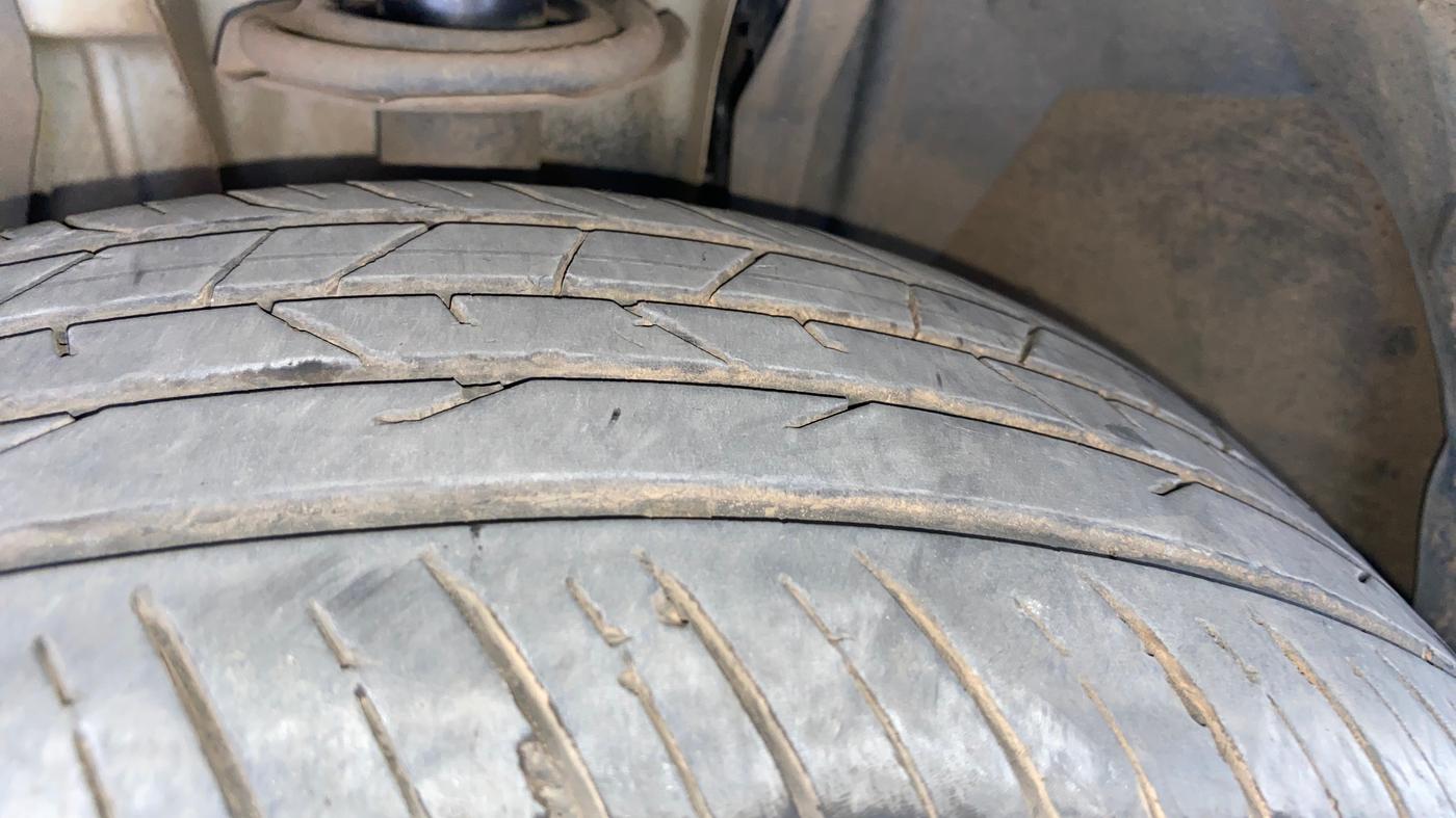 2021 Nissan MAGNITE XL TURBO, Petrol, Manual, 48,489 km, Left Front Tyre Tread