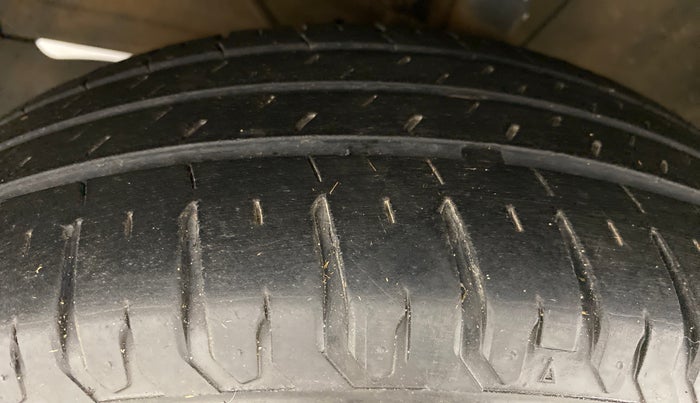 2019 Maruti Ertiga ZXI Plus SHVS, Petrol, Manual, 29,720 km, Left Front Tyre Tread
