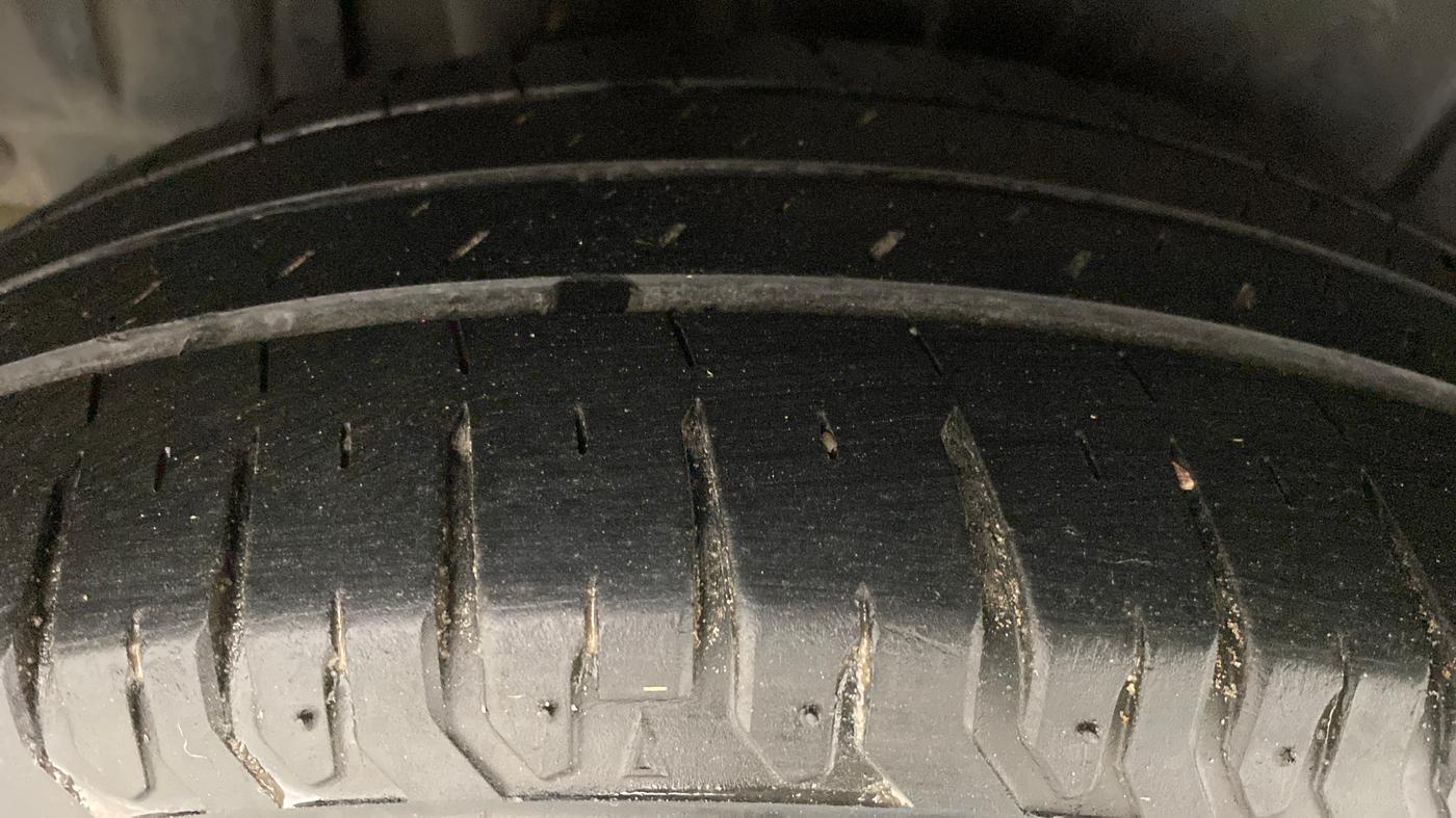 2019 Maruti Ertiga ZXI Plus SHVS, Petrol, Manual, 29,720 km, Right Rear Tyre Tread