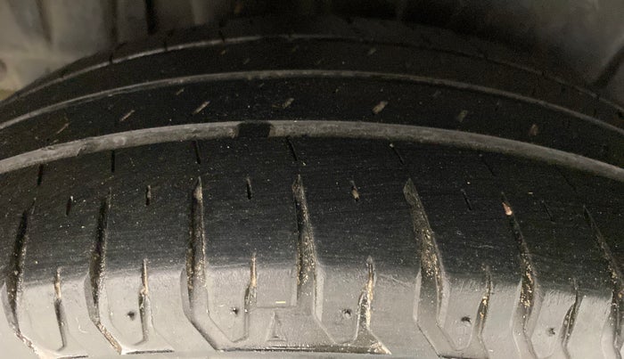 2019 Maruti Ertiga ZXI Plus SHVS, Petrol, Manual, 29,720 km, Right Rear Tyre Tread
