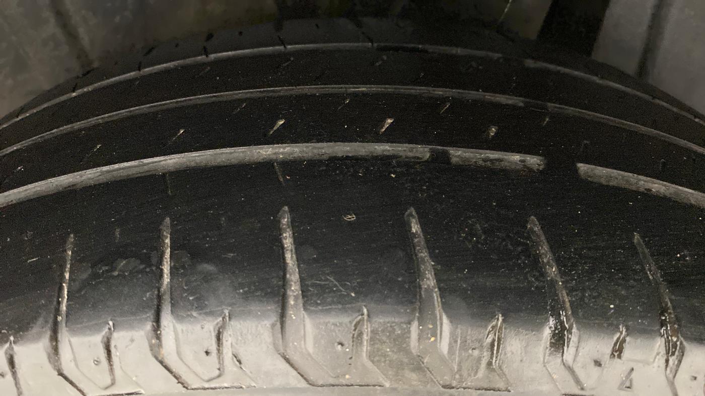 2019 Maruti Ertiga ZXI Plus SHVS, Petrol, Manual, 29,720 km, Left Rear Tyre Tread