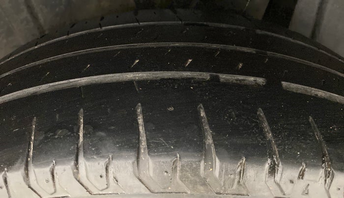 2019 Maruti Ertiga ZXI Plus SHVS, Petrol, Manual, 29,720 km, Left Rear Tyre Tread