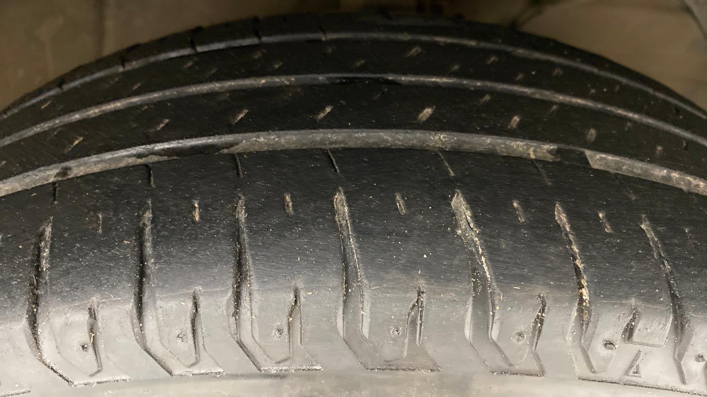2019 Maruti Ertiga ZXI Plus SHVS, Petrol, Manual, 29,720 km, Right Front Tyre Tread