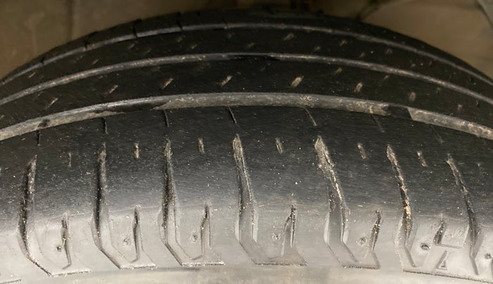 2019 Maruti Ertiga ZXI Plus SHVS, Petrol, Manual, 29,720 km, Right Front Tyre Tread