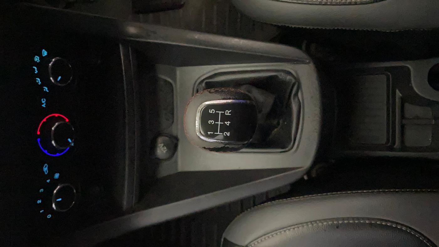 2017 Ford New Figo TREND 1.5L DIESEL, Diesel, Manual, 1,45,279 km, Gear Lever