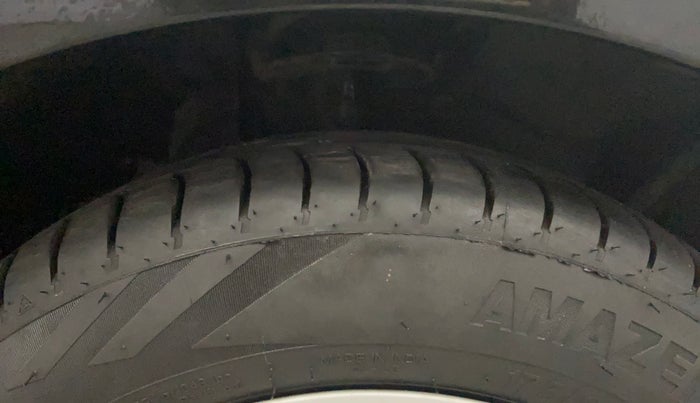 2017 Ford New Figo TREND 1.5L DIESEL, Diesel, Manual, 1,45,279 km, Right Front Tyre Tread