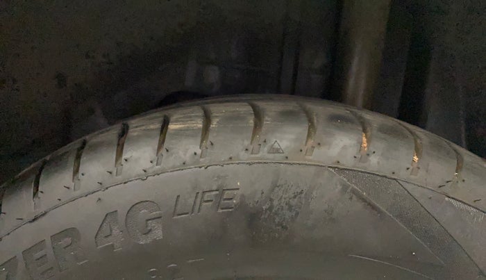 2017 Ford New Figo TREND 1.5L DIESEL, Diesel, Manual, 1,45,279 km, Left Rear Tyre Tread