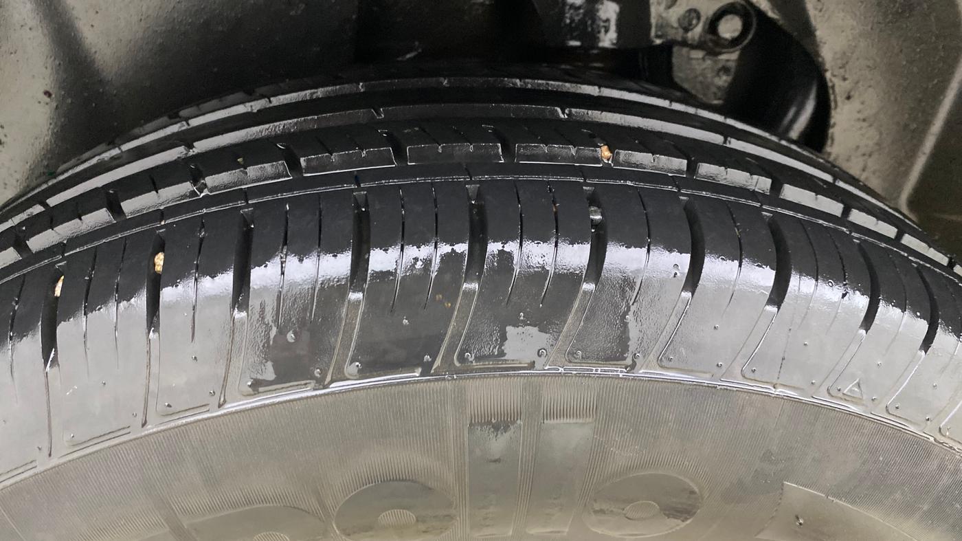 2021 Tata Harrier XM 2.0L KRYOTEC, Diesel, Manual, 42,109 km, Right Rear Tyre Tread