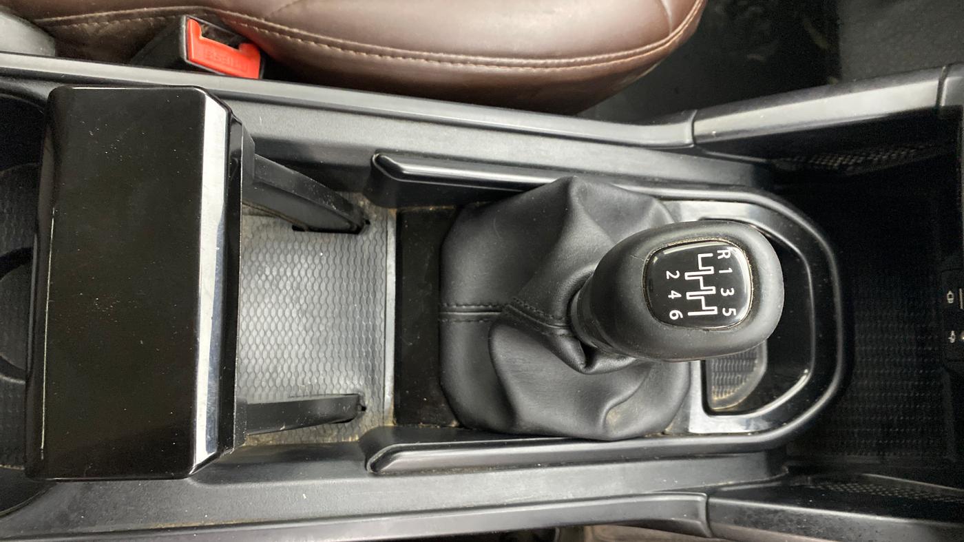 2021 Tata Harrier XM 2.0L KRYOTEC, Diesel, Manual, 42,109 km, Gear Lever