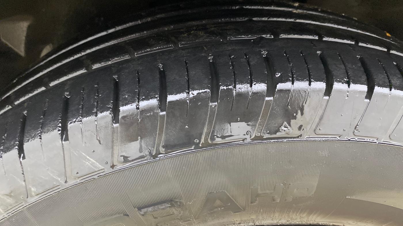 2021 Tata Harrier XM 2.0L KRYOTEC, Diesel, Manual, 42,109 km, Left Front Tyre Tread