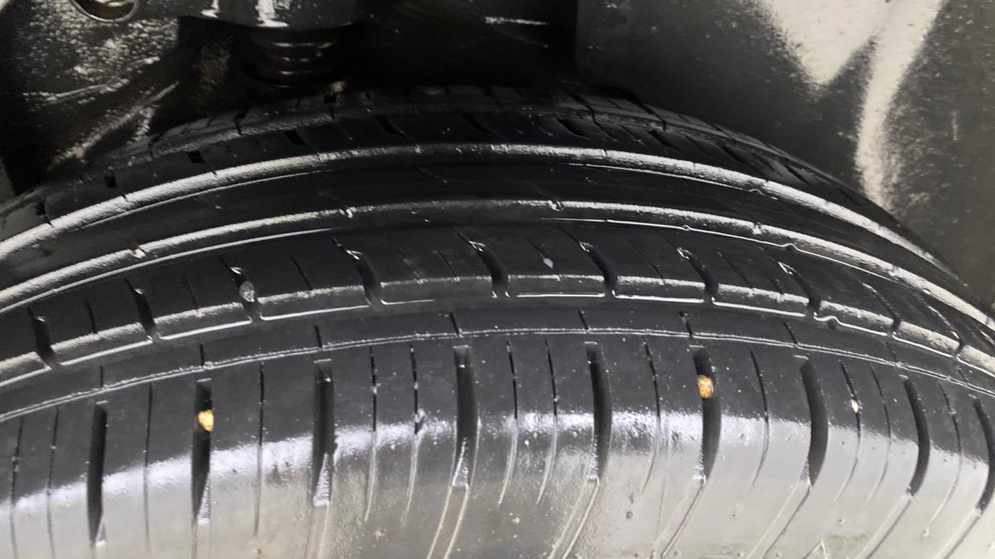 2021 Tata Harrier XM 2.0L KRYOTEC, Diesel, Manual, 42,109 km, Left Rear Tyre Tread