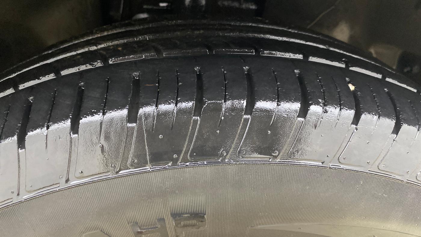 2021 Tata Harrier XM 2.0L KRYOTEC, Diesel, Manual, 42,109 km, Right Front Tyre Tread