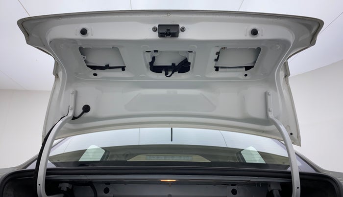 2019 Volkswagen Ameo HIGHLINE PLUS 1.0L 16 ALLOY, Petrol, Manual, 28,387 km, Boot Door Open