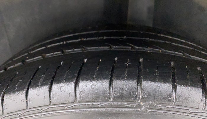 2019 Volkswagen Ameo HIGHLINE PLUS 1.0L 16 ALLOY, Petrol, Manual, 28,387 km, Left Rear Tyre Tread