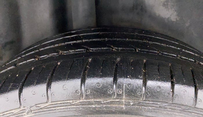 2019 Volkswagen Ameo HIGHLINE PLUS 1.0L 16 ALLOY, Petrol, Manual, 28,387 km, Right Rear Tyre Tread