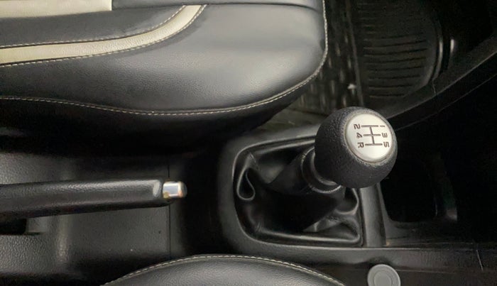 2015 Maruti Swift VXI, Petrol, Manual, 86,175 km, Gear Lever