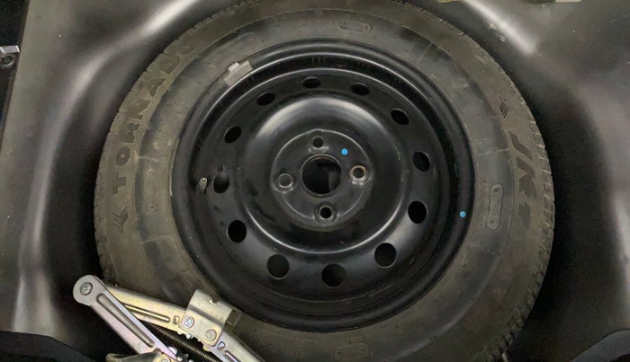 2015 Maruti Swift VXI, Petrol, Manual, 86,175 km, Spare Tyre