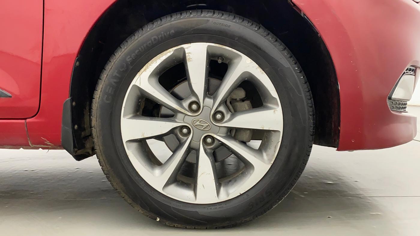 2015 Hyundai Elite i20 SPORTZ 1.2 (O), Petrol, Manual, 59,987 km, Right Front Wheel