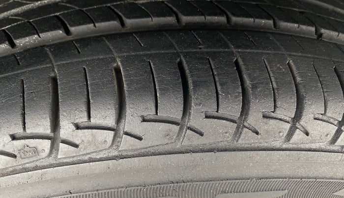 2016 Maruti Ciaz ZXI, Petrol, Manual, 19,342 km, Left Rear Tyre Tread