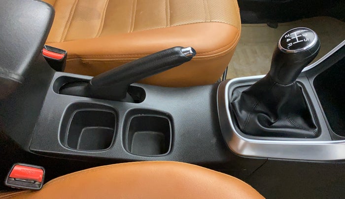 2017 Maruti S Cross ZETA SHVS, Diesel, Manual, 60,178 km, Gear Lever