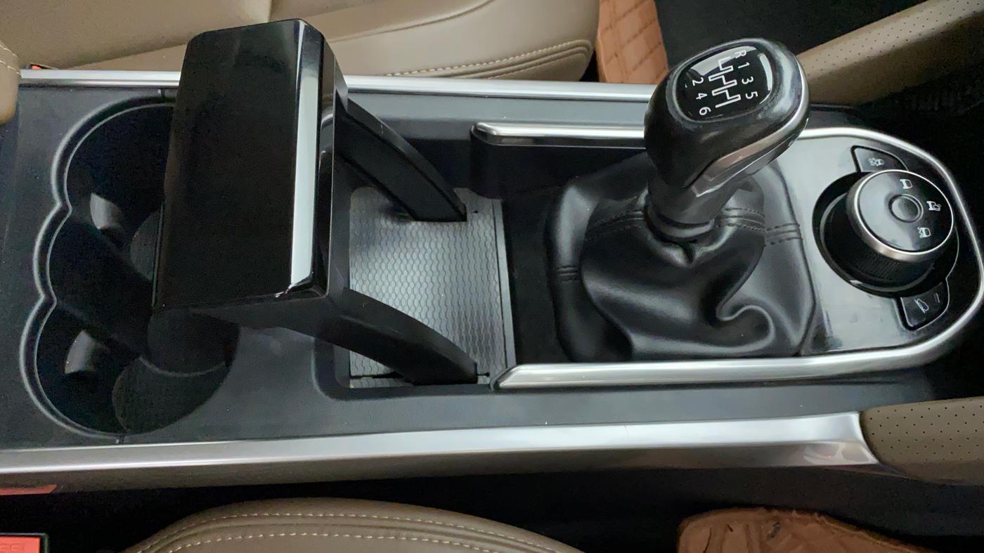 2019 Tata Harrier XZ 2.0L Kryotec, Diesel, Manual, 56,201 km, Gear Lever
