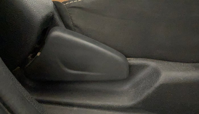 2021 Renault Kwid CLIMBER 1.0 AMT (O), Petrol, Automatic, 27,847 km, Driver Side Adjustment Panel