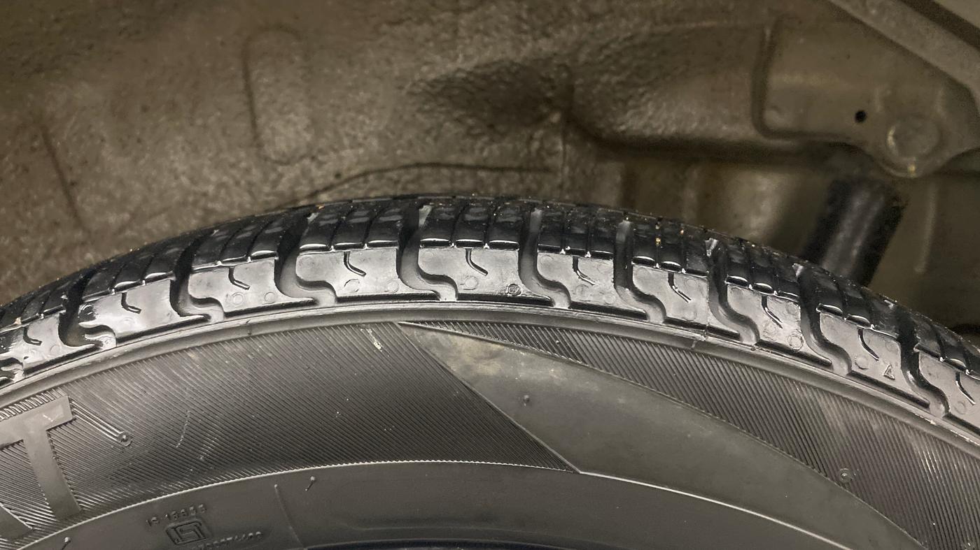 2014 Maruti Wagon R 1.0 VXI, Petrol, Manual, 51,855 km, Left Rear Tyre Tread