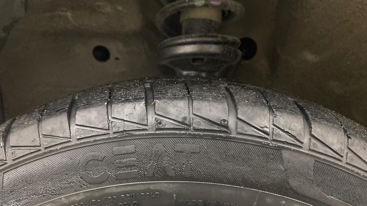 2014 Maruti Wagon R 1.0 VXI, Petrol, Manual, 51,855 km, Left Front Tyre Tread