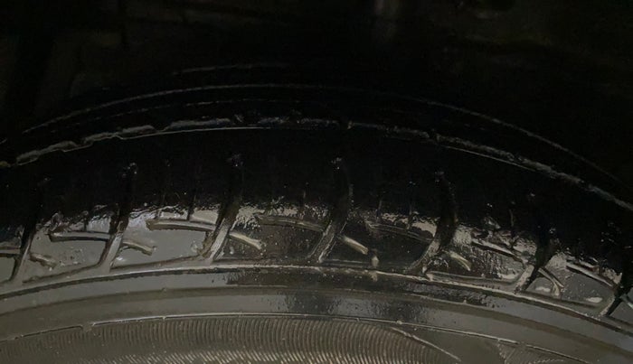 2018 Maruti Ciaz DELTA 1.4 MT PETROL, Petrol, Manual, 35,845 km, Left Front Tyre Tread