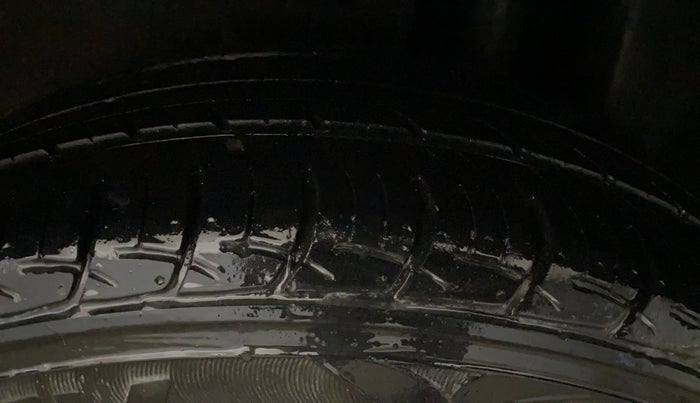 2018 Maruti Ciaz DELTA 1.4 MT PETROL, Petrol, Manual, 35,845 km, Left Rear Tyre Tread