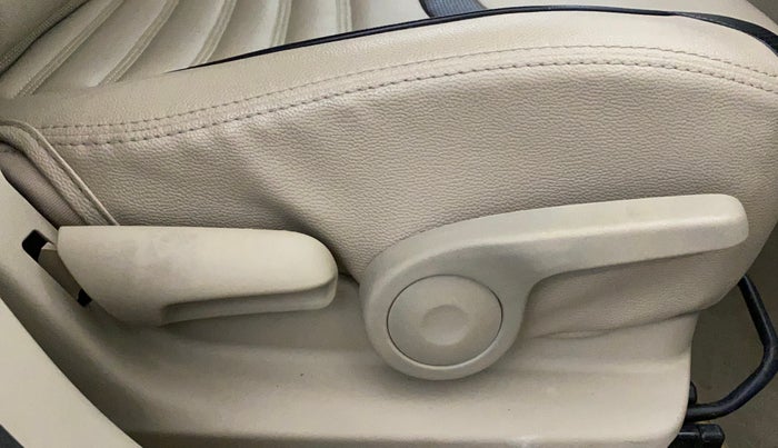 2018 Maruti Ciaz DELTA 1.4 MT PETROL, Petrol, Manual, 35,845 km, Driver Side Adjustment Panel