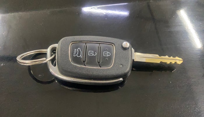 2022 Hyundai Creta EX 1.5 PETROL, Petrol, Manual, 28,753 km, Key Close Up