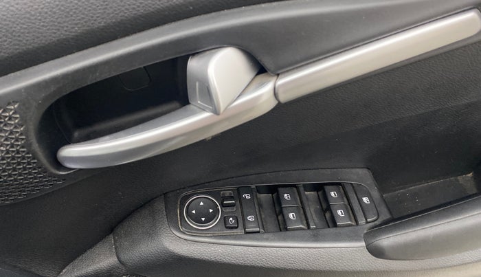 2019 KIA SELTOS HTK PLUS 1.5, Petrol, Manual, 79,481 km, Driver Side Door Panels Control