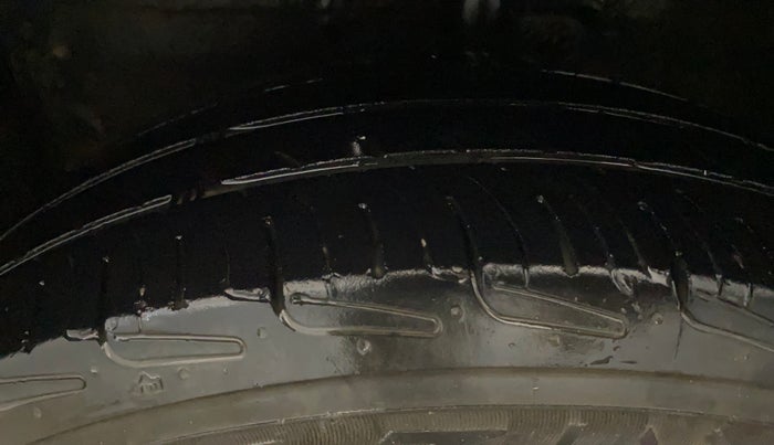 2019 Maruti Celerio VXI, CNG, Manual, 45,916 km, Left Front Tyre Tread