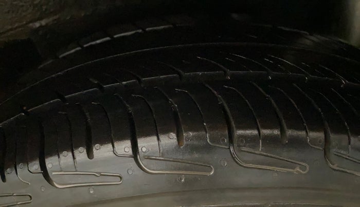 2019 Maruti Celerio VXI, CNG, Manual, 45,916 km, Left Rear Tyre Tread