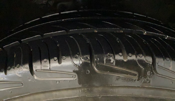 2019 Maruti Celerio VXI, CNG, Manual, 45,916 km, Right Front Tyre Tread
