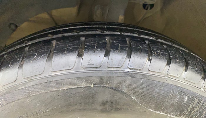 2019 Maruti Swift LXI, Petrol, Manual, 31,393 km, Left Front Tyre Tread